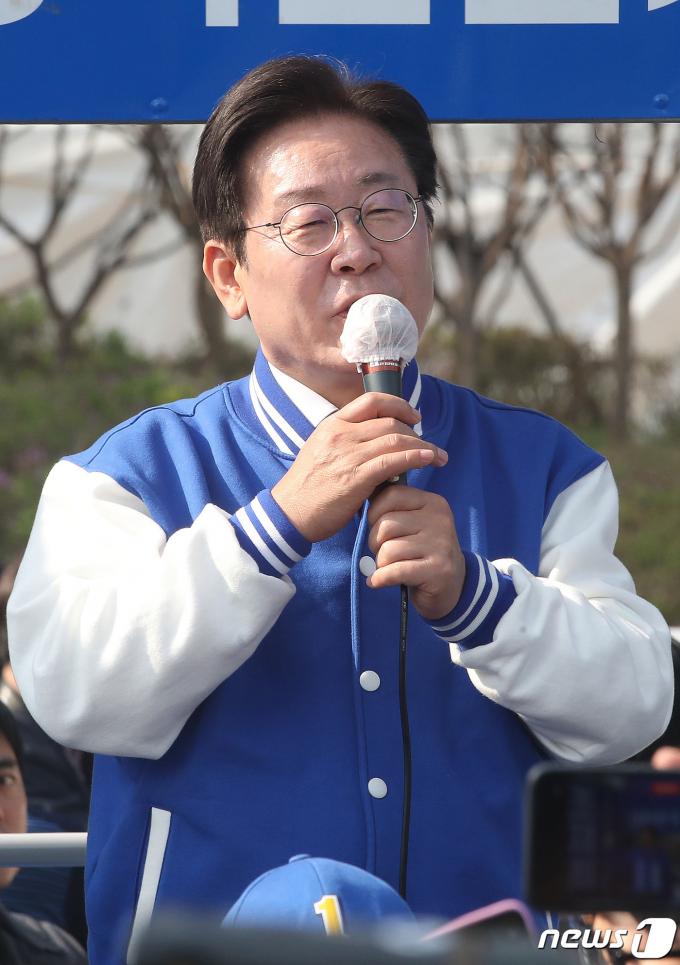 [사진] 지지 호소하는 이재명 대표