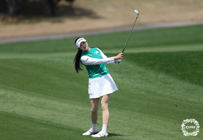 [사진] 아이언샷 하는 박혜준