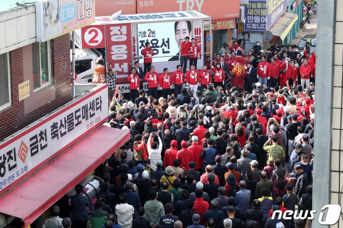 [사진] 당진 지원 유세 나선 한동훈 위원장