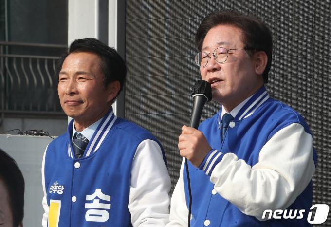 [사진] 연설하는 이재명 대표