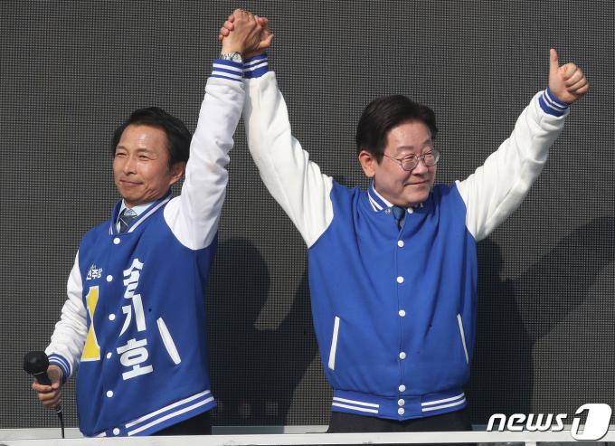 [사진] 이재명 대표 '송기호 믿어주세요'
