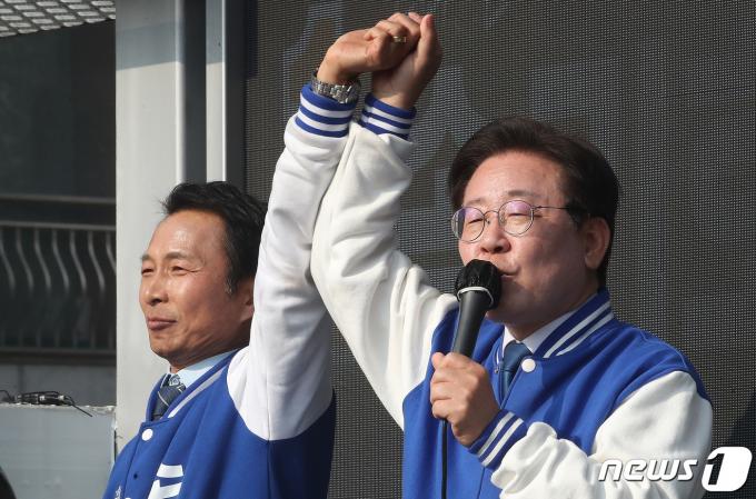 [사진] 송기호 후보 찾은 이재명 대표