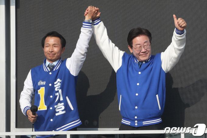 [사진] 송기호 후보 지원유세 나선 이재명 대표
