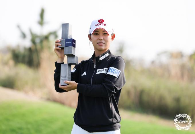 KLPGA 국내 개막전 두산 We've 챔피언십에서 우승을 차지한 황유민.(KLPGA 제공)