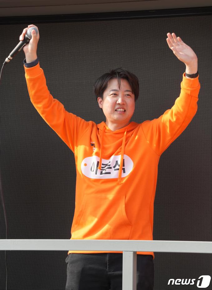 [사진] 지지 호소하는 이준석 후보