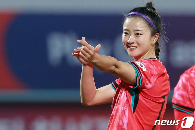[사진] 최유리 '하트 화살 받으세요'