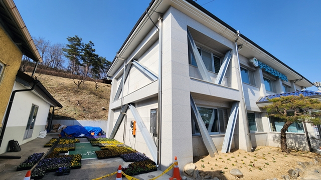 내진 보강공사가 완료된 부석면행정복지센터 청사 모습/사진제공=경북 영주시