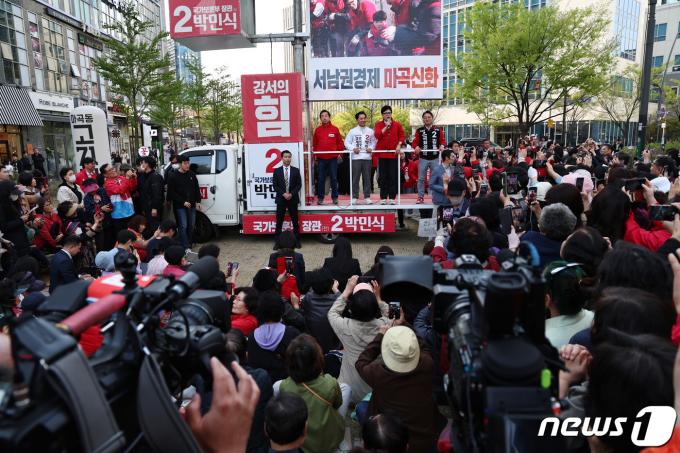 [사진] 한동훈, 막판 서울 강서 집중유세