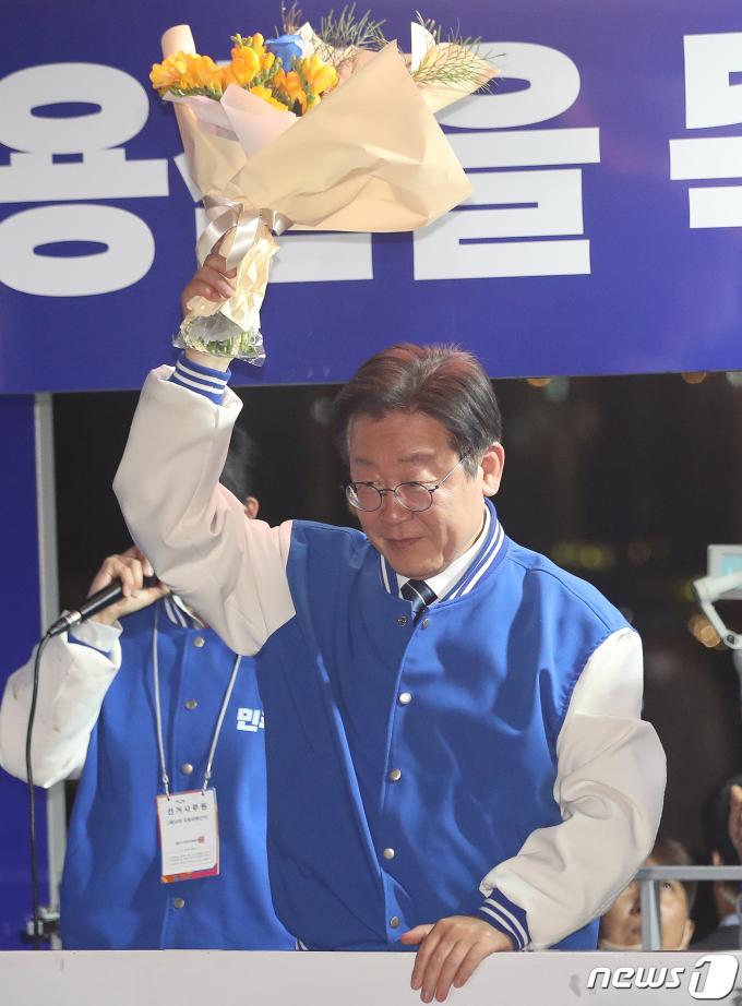[사진] 지지 호소하는 이재명 대표