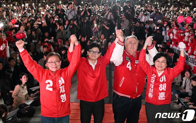 [사진] 지지 호소하는 국민의힘 한동훈과 국민의미래 인요한
