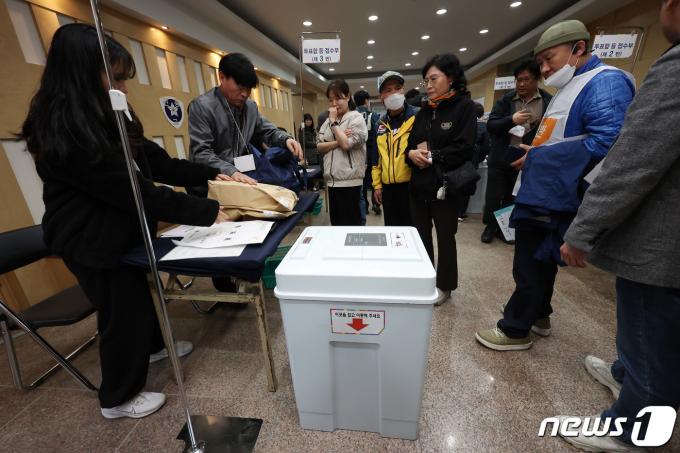 [사진] 22대 총선 투표함 도착