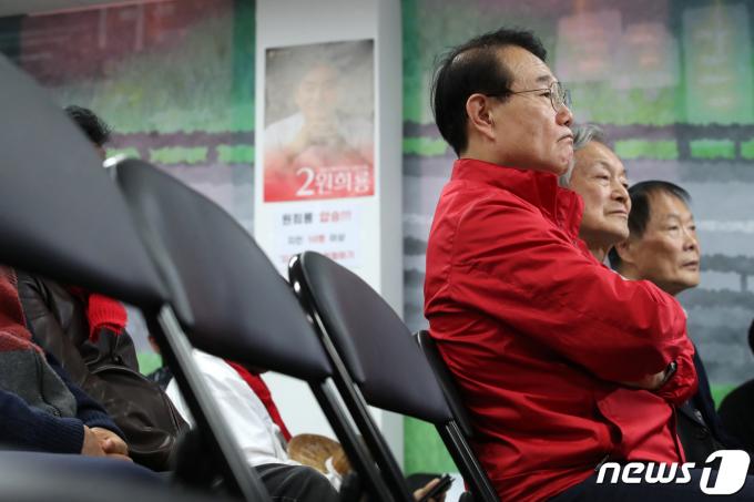 [사진] 충격에 휩싸인 원희룡 후보 선거사무실