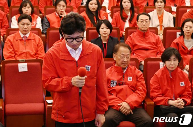 [사진] 마이크 든 한동훈
