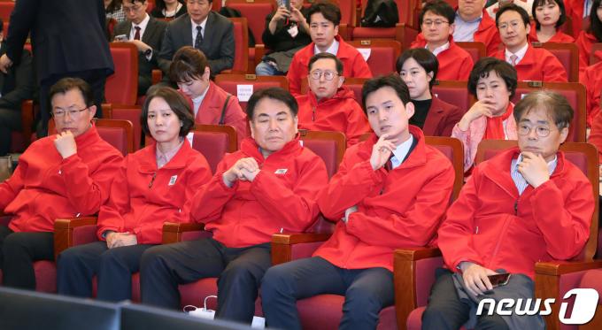 [사진] 굳은 표정의 국민의힘 지도부