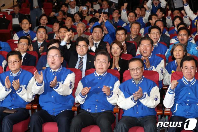 [사진] 분위기 좋은 민주당