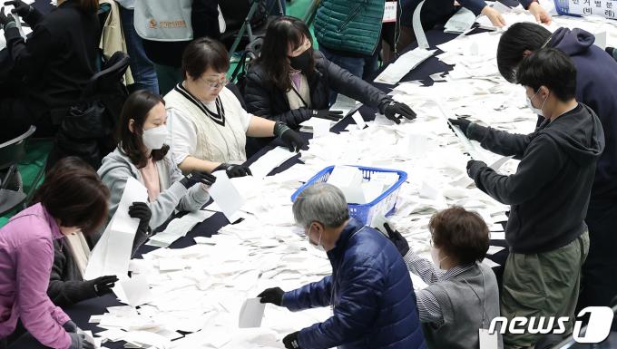 [사진] 제22대 국회의원선거 개표