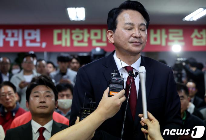[사진] 원희룡 후보 '어두운 표정으로'