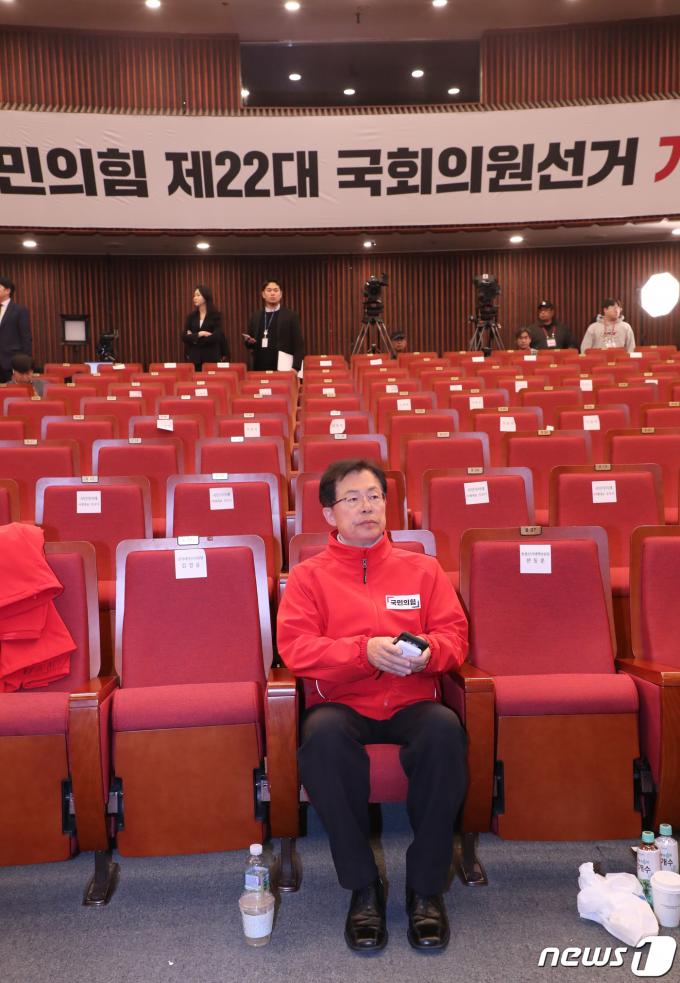 [사진] 썰렁한 국민의힘 개표상황실