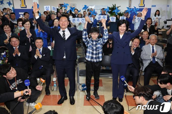 [사진] ‘노무현 사위’ 곽상언 종로 당선 확실