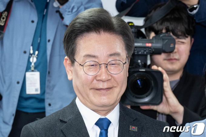 [사진] 이재명 민주당 대표 '당선 확실'
