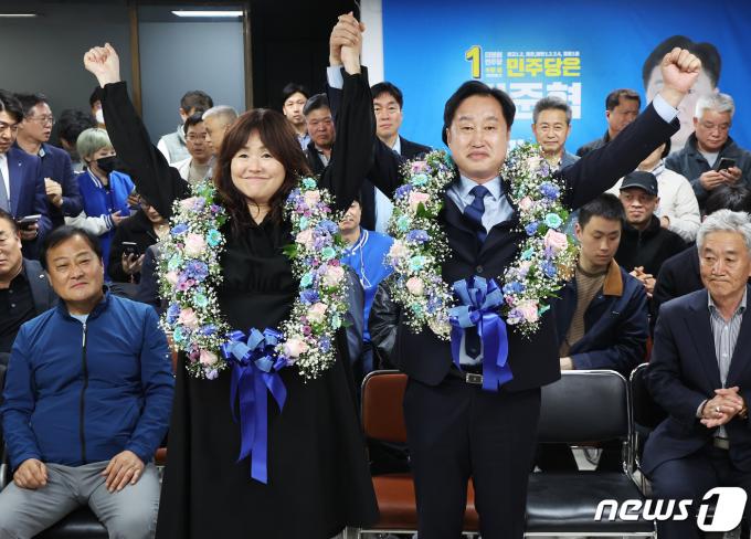 [사진] '발언 논란' 민주 김준혁, 경기 수원정 당선 확실