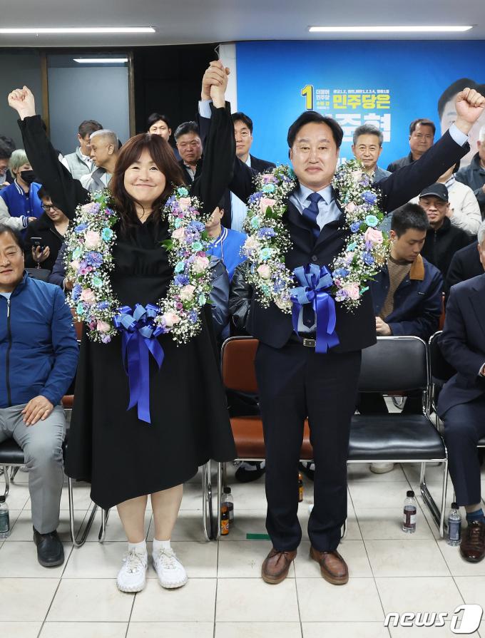 [사진] ‘막말 논란’에도 김준혁, 경기 수원정 ‘당선 확실’