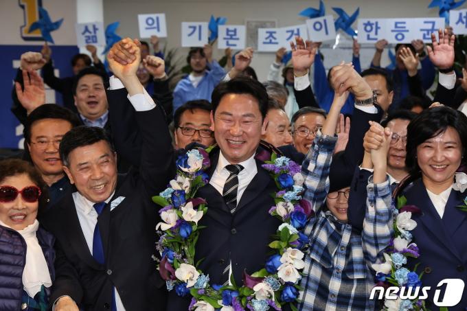 [사진] 곽상언, 당선 확실