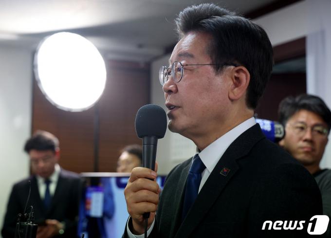 [사진] 당선 소회 밝히는 이재명 대표