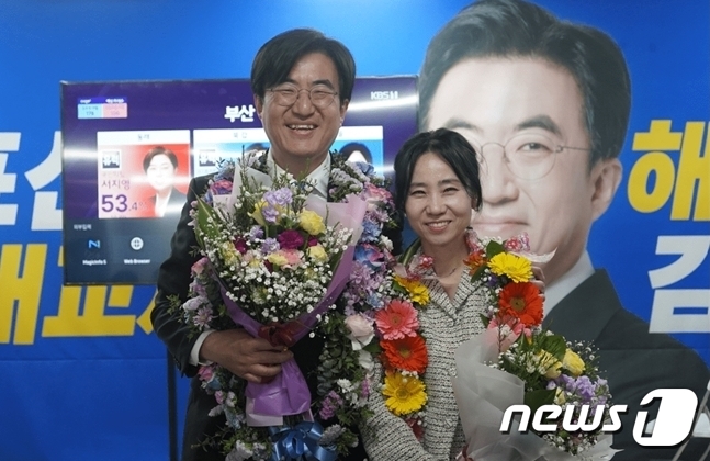 [사진] 고양갑 민주당 김성회 '당선 확정'