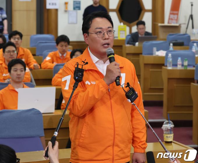 [사진] 이준석 당선 관련 발언하는 천하람 선대위원장
