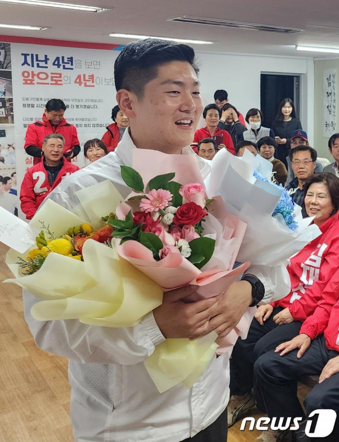 [사진] 국힘 김재섭, 민주 텃밭 '도봉갑'서 당선