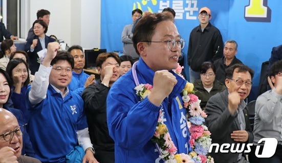 [사진] 원주을 민주 송기헌 당선… 3선 성공