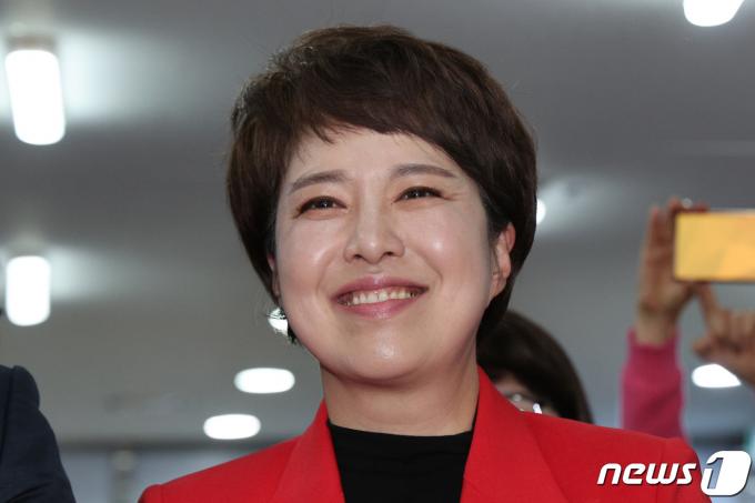 [사진] 소감 밝히는 김은혜