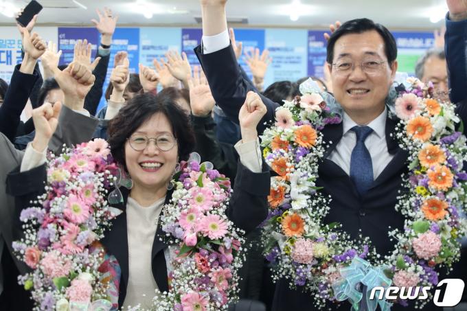 [사진] '낙동강벨트' 김해갑 민주당 민홍철 당선