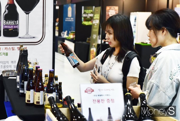 [머니S포토] 구매욕구 자극하는 다양한 수제맥주