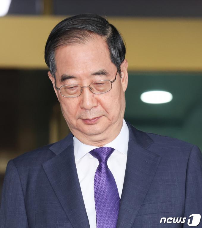 [사진] 한덕수 총리, 尹 대통령에 사의 표명