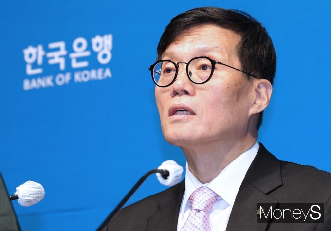 이창용 한국은행 총재가 12일 서울 중구 남대문로 한국은행 별관에서 금융통화위원회 금리 결정에 대한 기자간담회를 갖고 있다./사진=머니S 임한별 기자