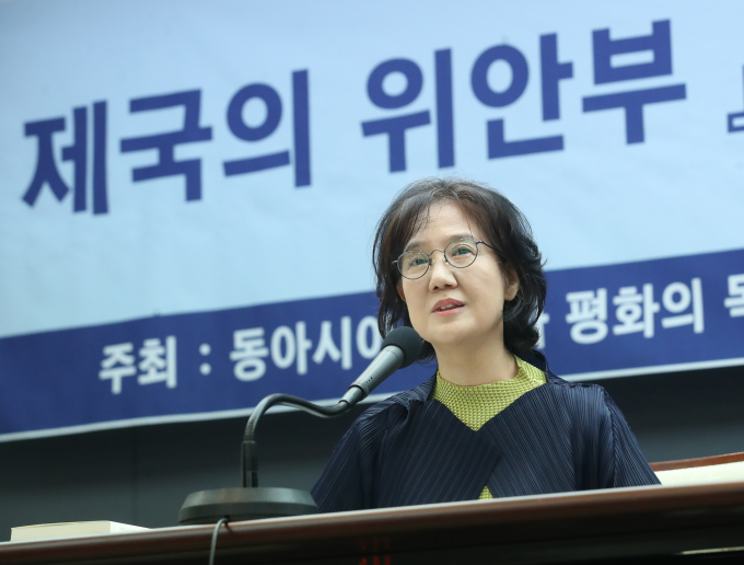 자신의 저서에서 일본군 '위안부' 피해자의 명예를 훼손한 혐의로 재판에 넘겨진 박유하(67) 세종대학교 명예교수가 파기환송심에서 무죄를 선고받았다. 사진은 지난 2022년 8월31일 서울 중구 한국프레스센터에서 '제국의 위안부' 소송관련 현황과 한일 현안 긴급제언 기자회견을 하는 박 교수. /사진=뉴스1