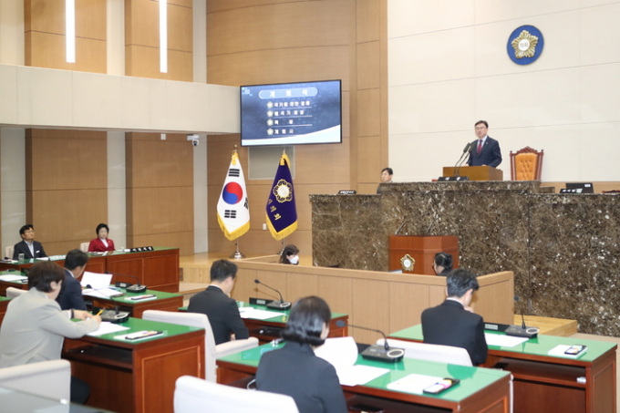 이천시의회가 제243회 이천시의회 임시회 개회하고 있다. / 사진제공=이천시의회