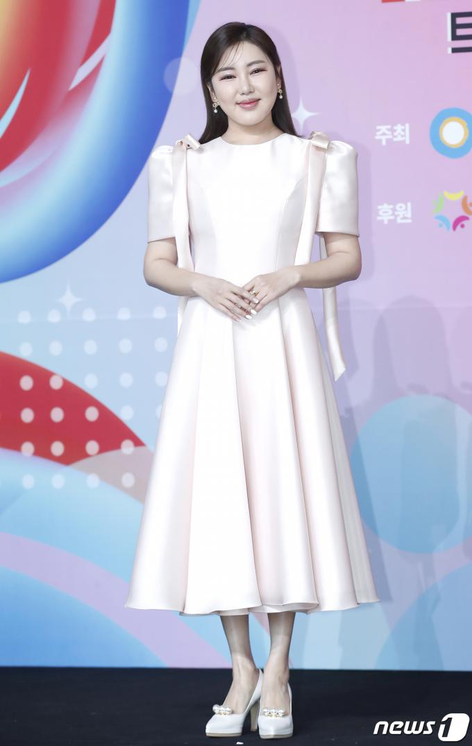 [사진] 송가인 이어라