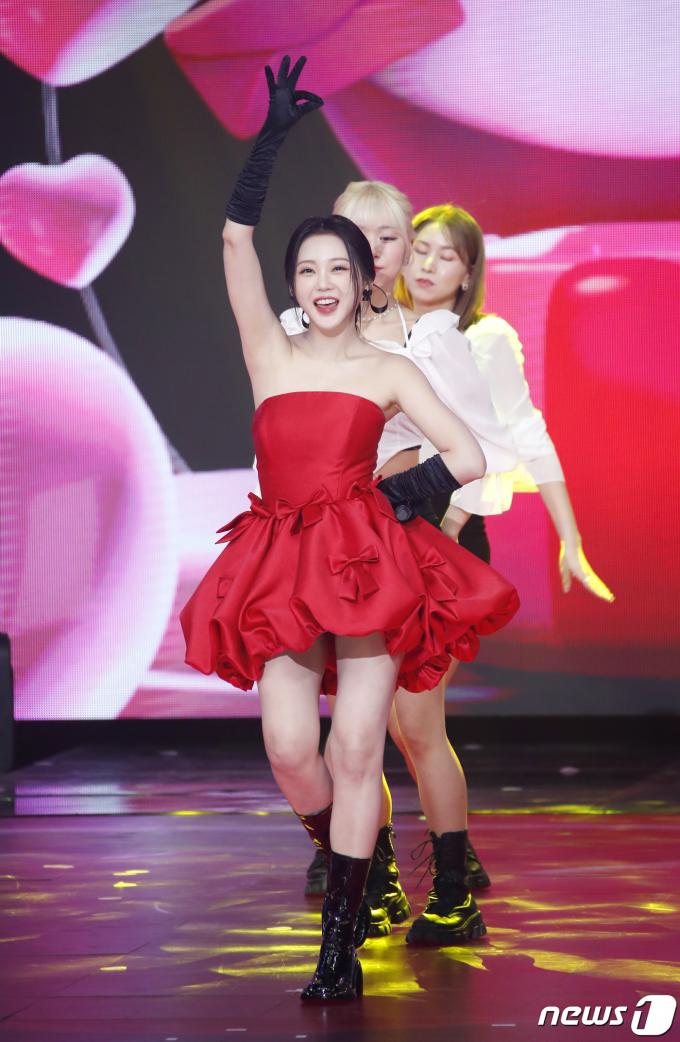 [사진] 홍지윤, 새빨간 유혹