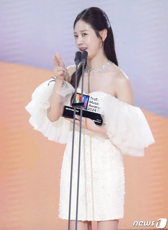 [사진] 강예슬, 트롯테이너상