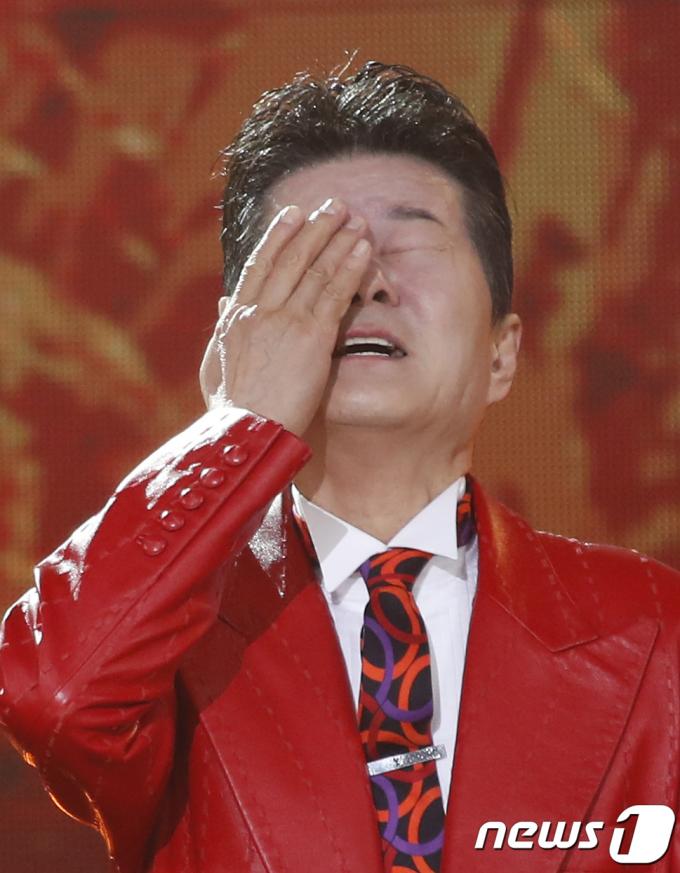 [사진] 태진아, 치매 아내 생각하며 '눈물'