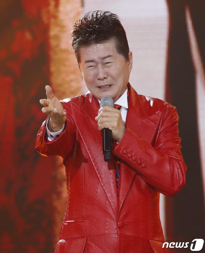 [사진] '눈물' 태진아, 당신과 함께 갈 거에요