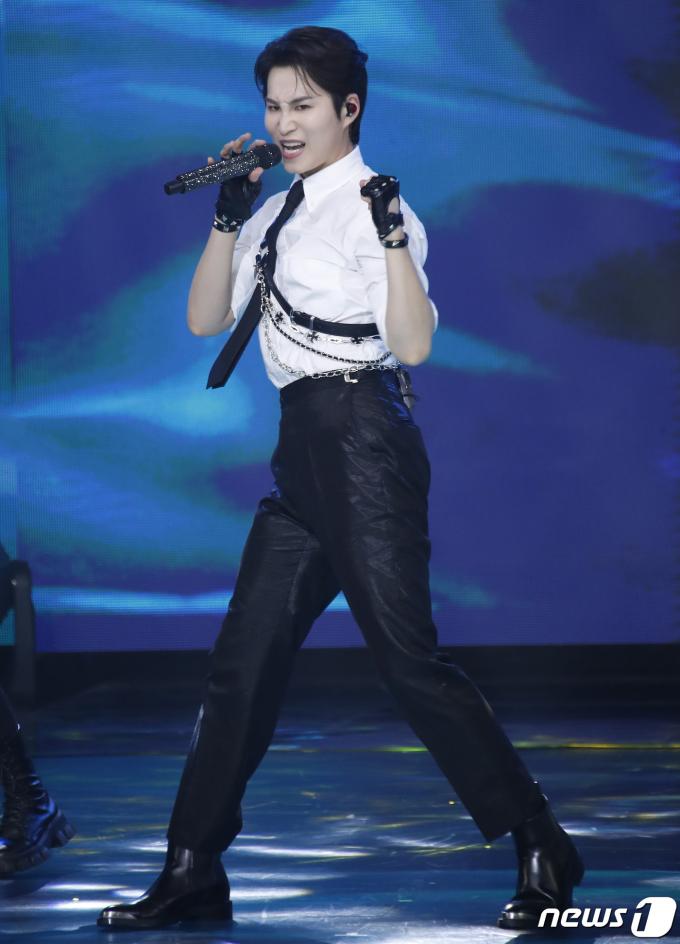 [사진] 김희재, 오빠가 좀 섹시하지?