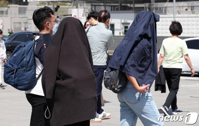 [사진] '너무 뜨거워'