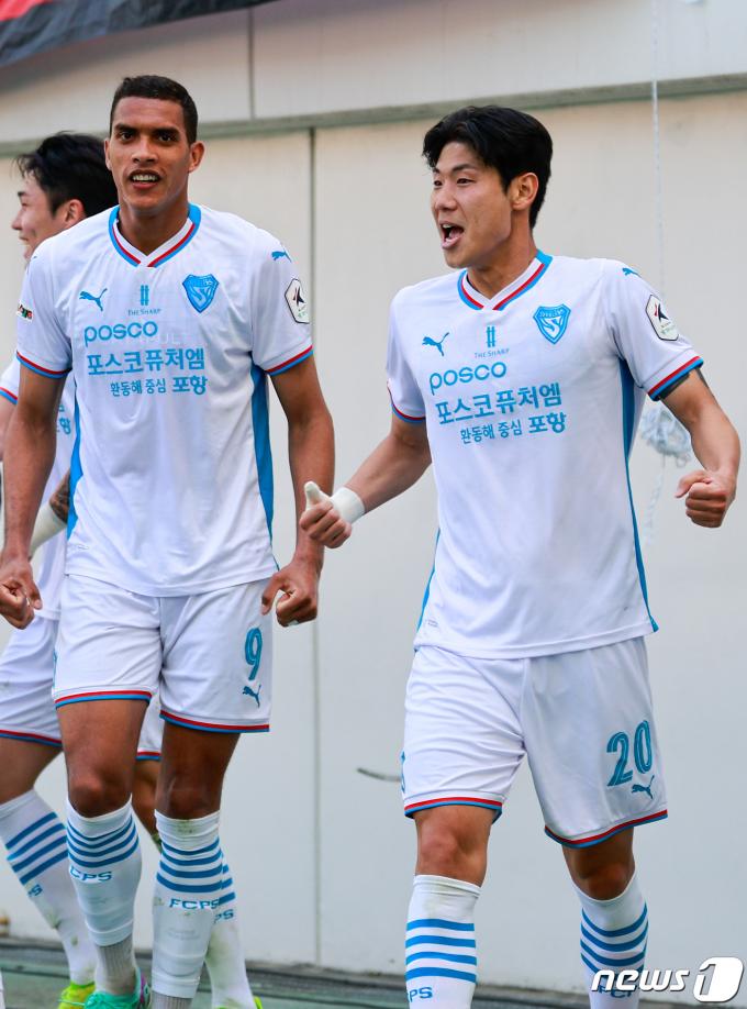 [사진] 기뻐하는 박찬용