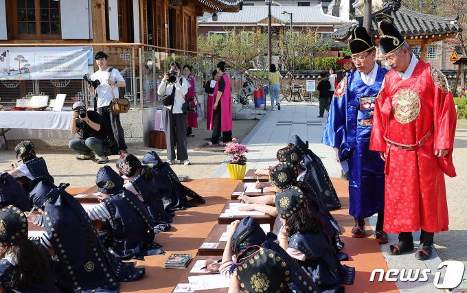 [사진] 뜨거운 열기의 어린이 과거시험