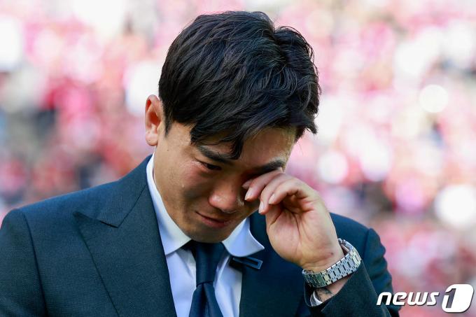 [사진] 눈물 흘리는 고요한