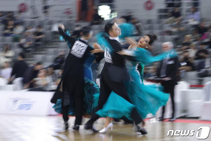 [사진] 정열을 담아서